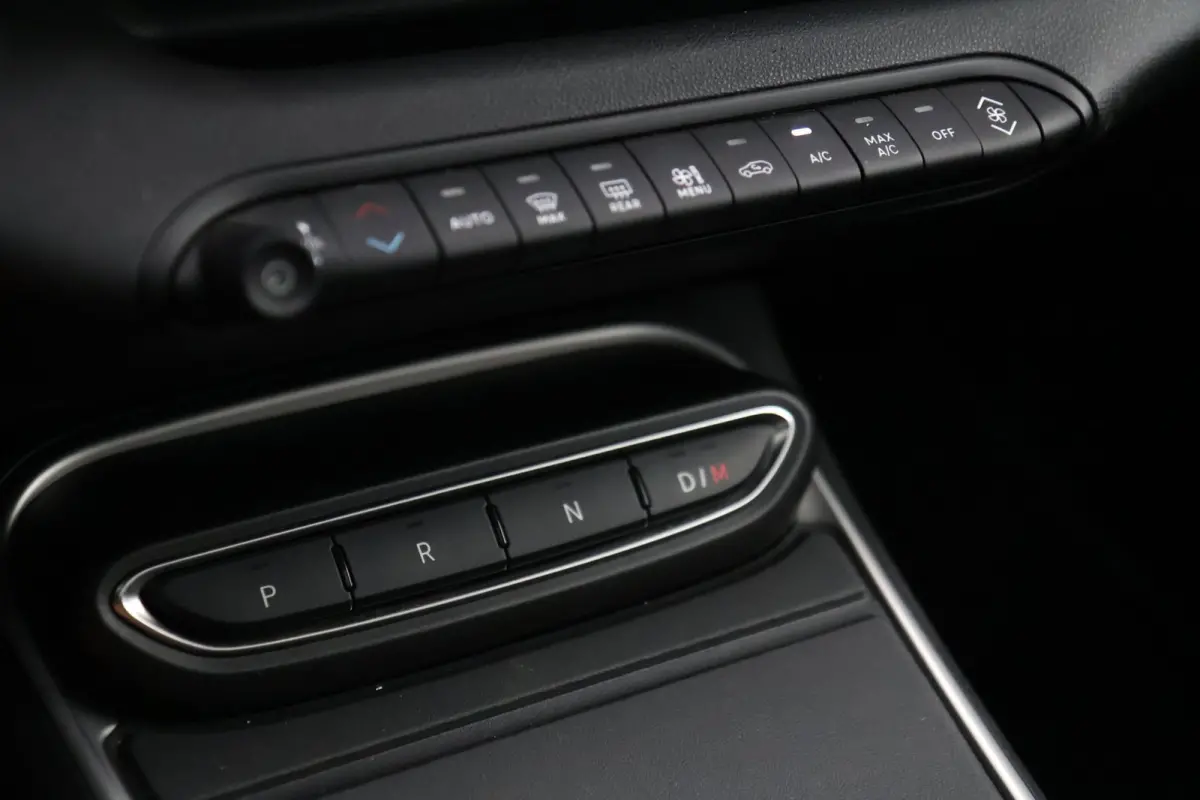 1.2 e-Hybrid Summit pano-leder-carplay navi-keyless