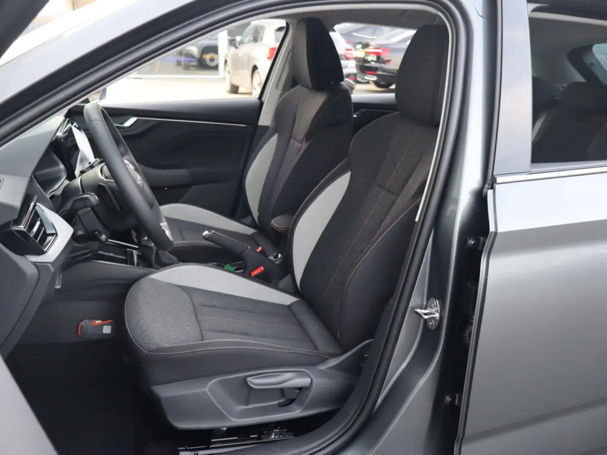 1.0 TSI 115pk DSG Business Edition | Trekhaak | Navigatie | Adaptive Cruise