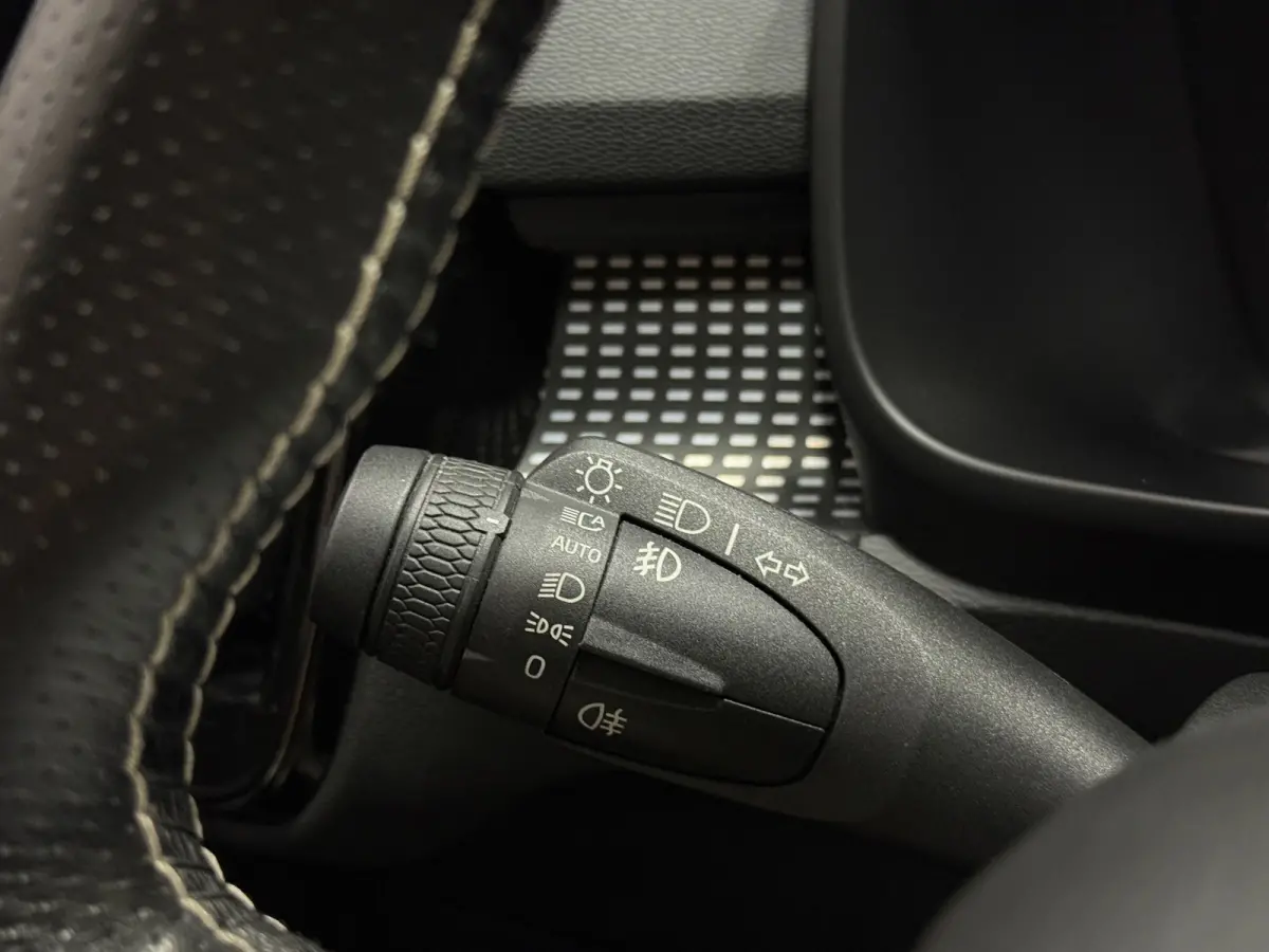 T5 R-Design Pano Camera Led Acc Hud Pdc Harman/Kardon Keyless Stoelverw & Stuur