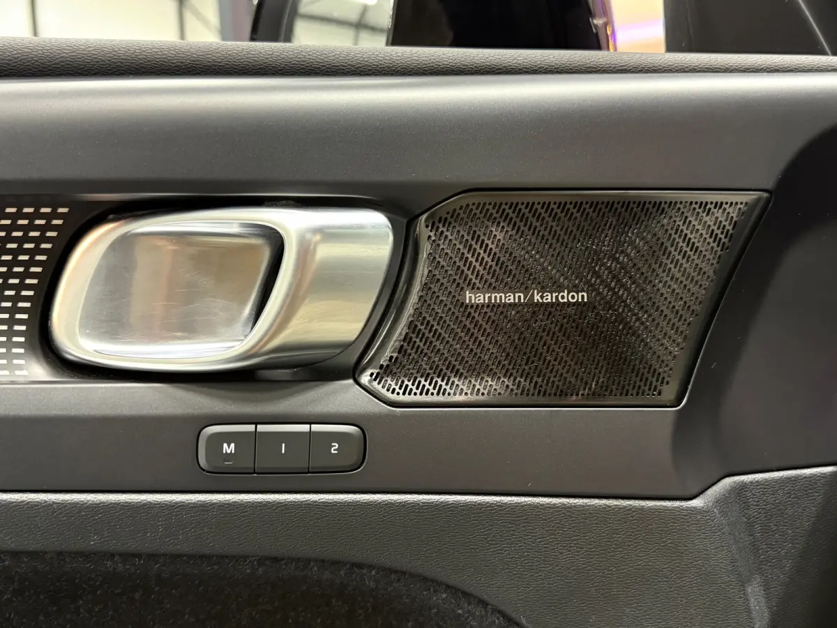 T5 R-Design Pano Camera Led Acc Hud Pdc Harman/Kardon Keyless Stoelverw & Stuur
