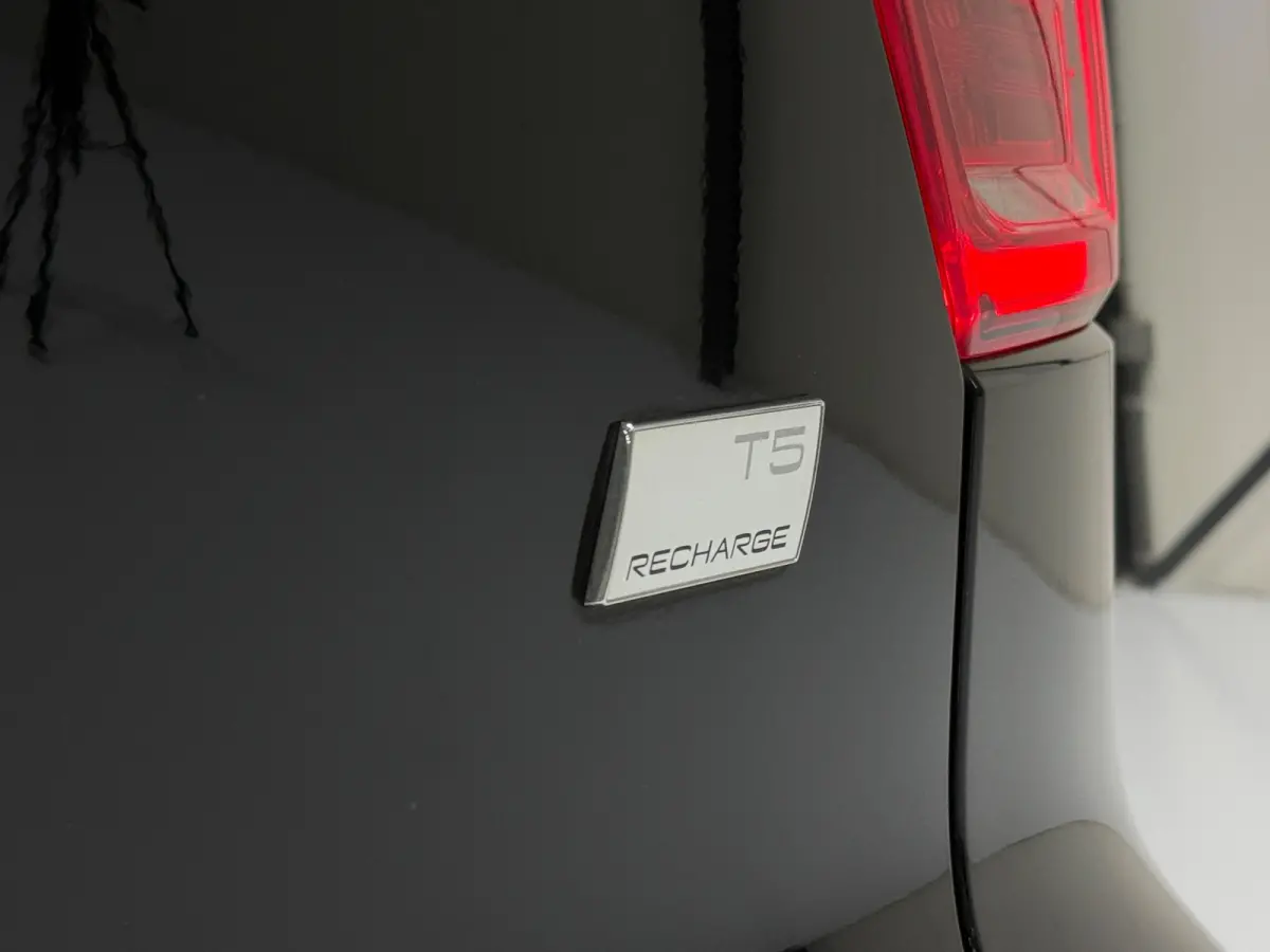 T5 R-Design Pano Camera Led Acc Hud Pdc Harman/Kardon Keyless Stoelverw & Stuur