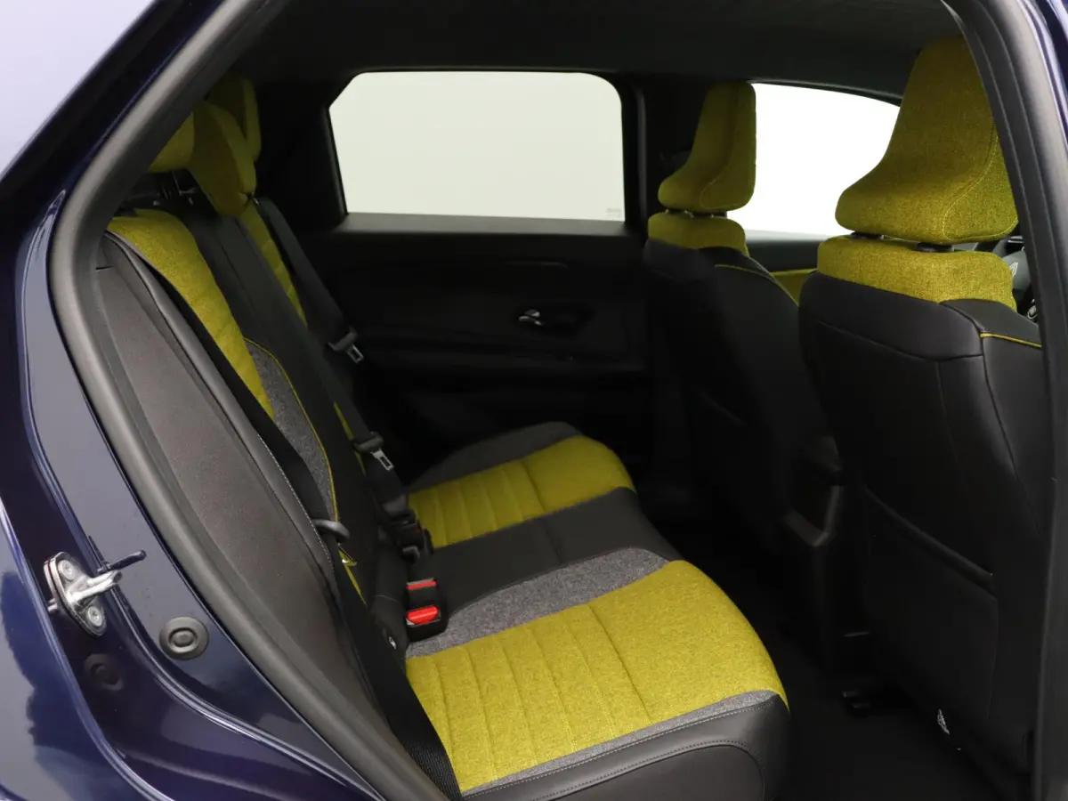 comfort range iconic cinq 52 kWh | Vijf jaar garantie | Harman Kardon | Stoel- en stuurwielverwarming | Blind spot warning |