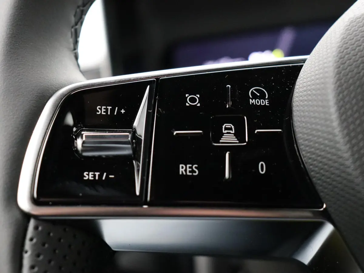 comfort range iconic cinq 52 kWh | Vijf jaar garantie | Harman Kardon | Stoel- en stuurwielverwarming | Blind spot warning |
