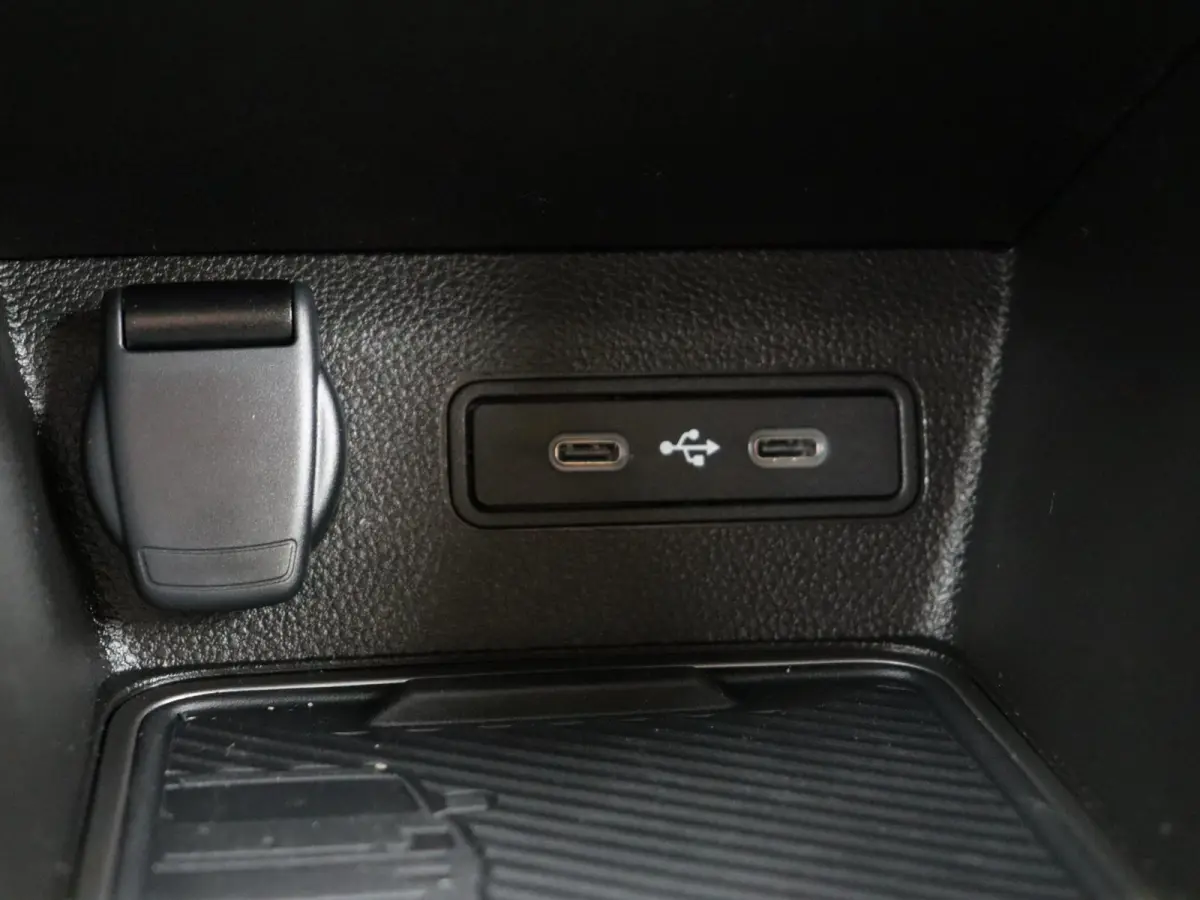 comfort range iconic cinq 52 kWh | Vijf jaar garantie | Harman Kardon | Stoel- en stuurwielverwarming | Blind spot warning |