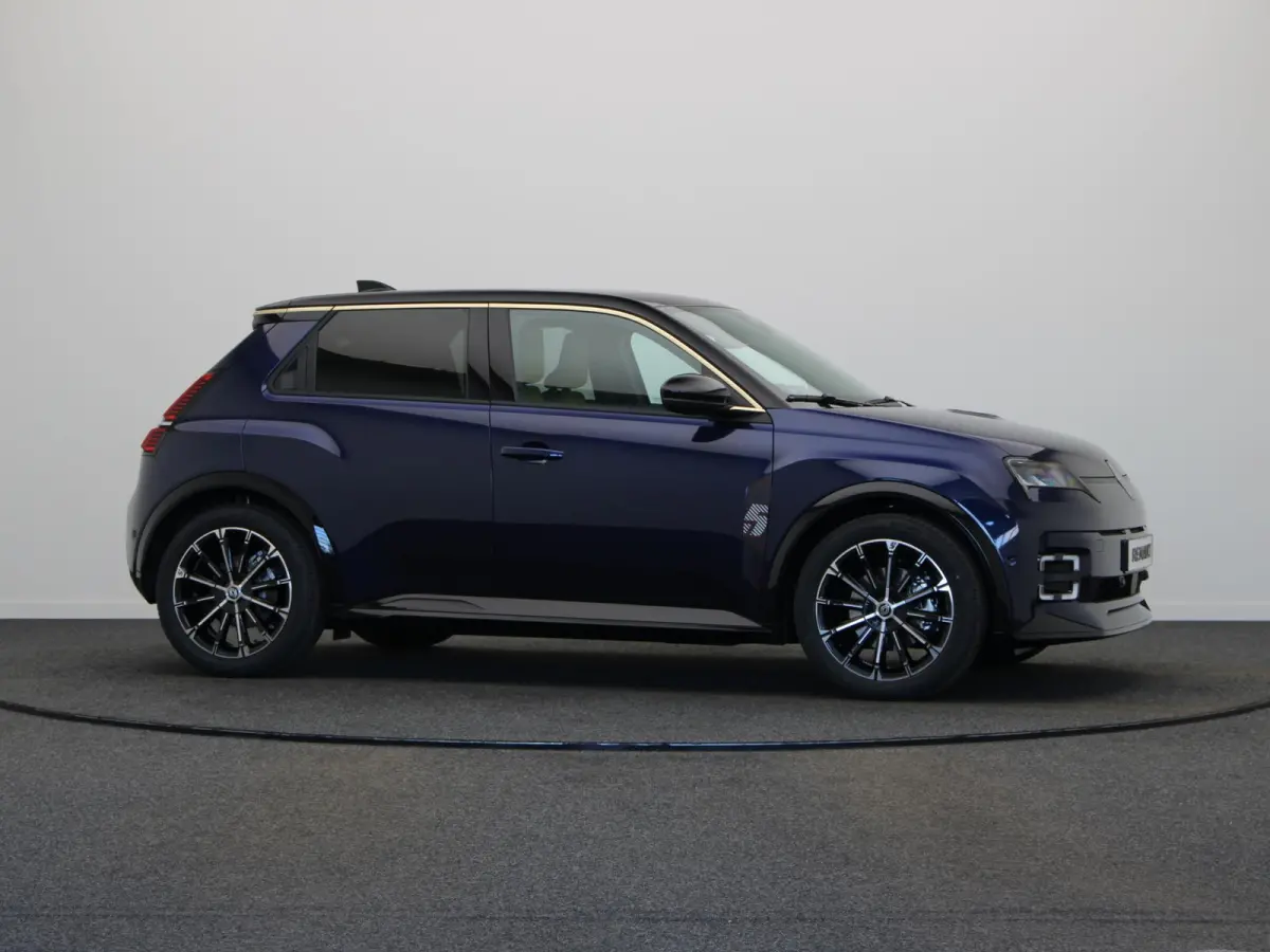 comfort range iconic cinq 52 kWh | Vijf jaar garantie | Harman Kardon | Stoel- en stuurwielverwarming | Blind spot warning |