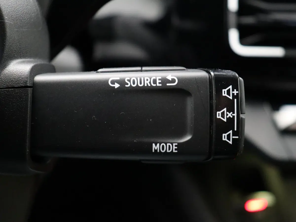 comfort range iconic cinq 52 kWh | Vijf jaar garantie | Harman Kardon | Stoel- en stuurwielverwarming | Blind spot warning |