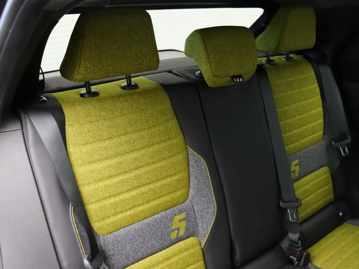 comfort range iconic cinq 52 kWh | Vijf jaar garantie | Harman Kardon | Stoel- en stuurwielverwarming | Blind spot warning |