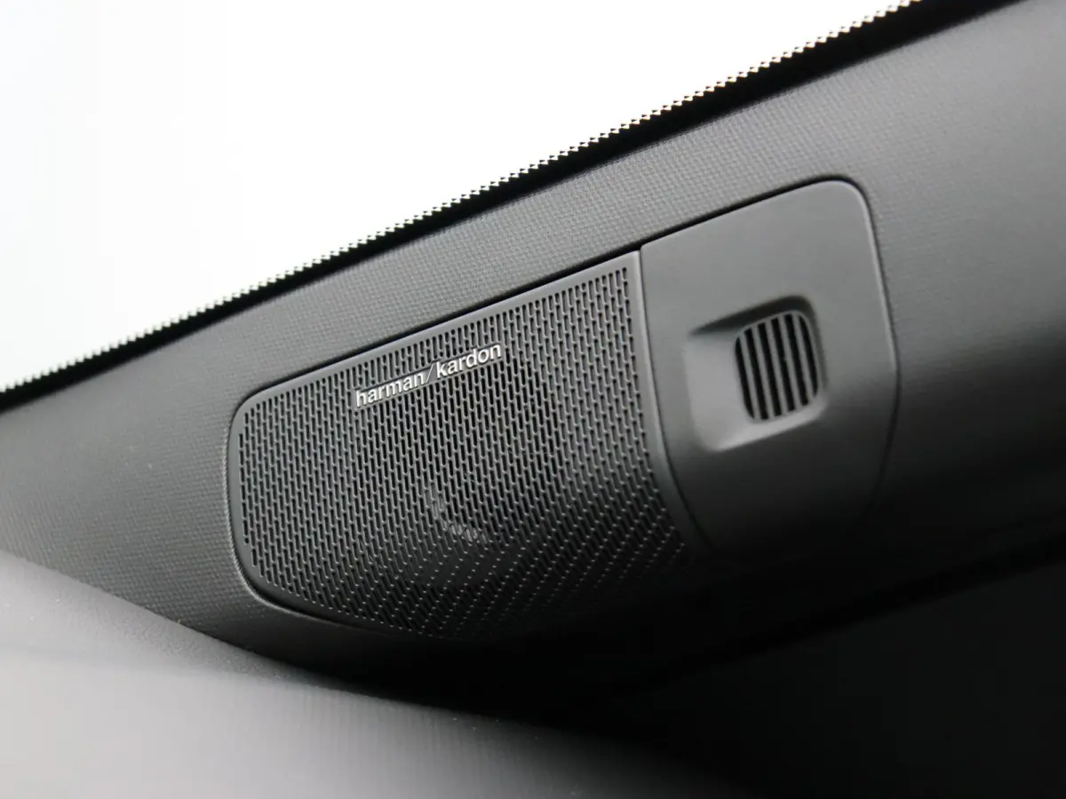 comfort range iconic cinq 52 kWh | Vijf jaar garantie | Harman Kardon | Stoel- en stuurwielverwarming | Blind spot warning |