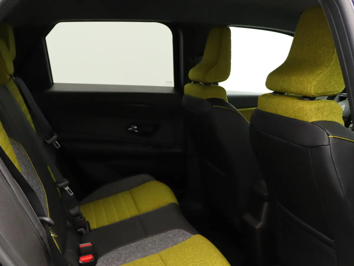 comfort range iconic cinq 52 kWh | Vijf jaar garantie | Stoel- en stuurwielverwarming | Blind spot warning |