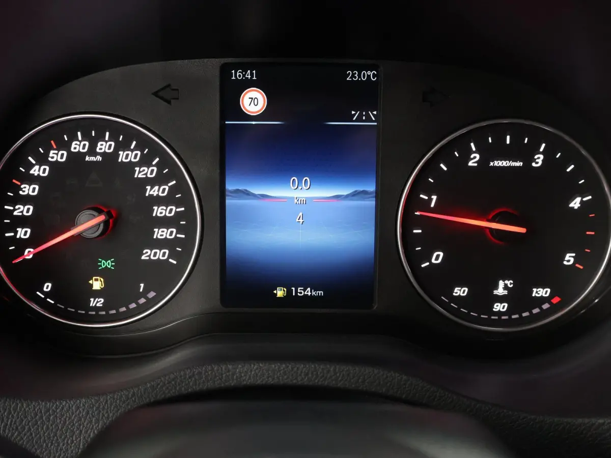 315 CDI | L2 H1 | RWD | PRO | Parkeercamera | Airco | Dodehoekassistent | Zijwindassistent | Cruise Control | Chauffeursstoel |