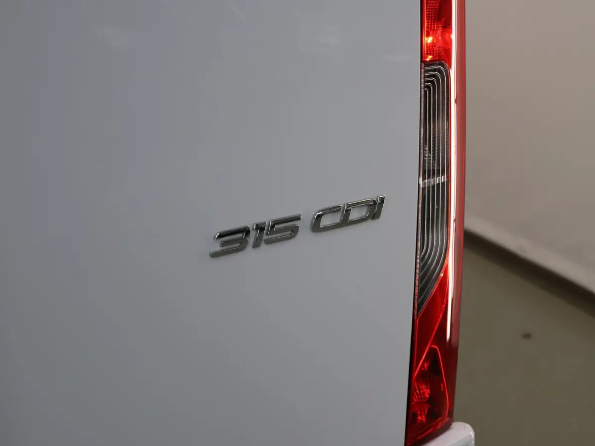 315 CDI | L2 H1 | RWD | PRO | Parkeercamera | Airco | Dodehoekassistent | Zijwindassistent | Cruise Control | Chauffeursstoel |