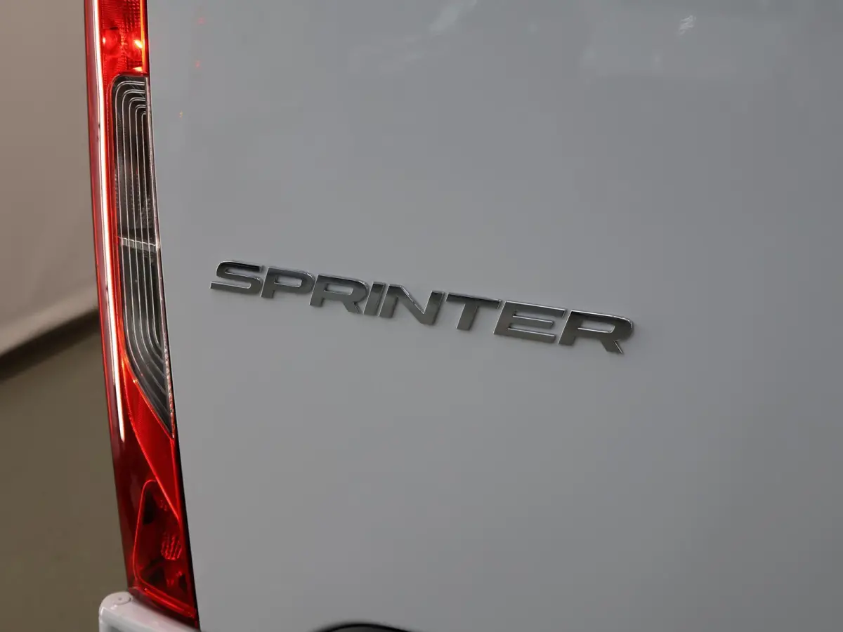 315 CDI | L2 H1 | RWD | PRO | Parkeercamera | Airco | Dodehoekassistent | Zijwindassistent | Cruise Control | Chauffeursstoel |