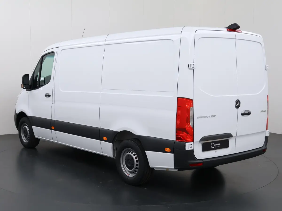 315 CDI | L2 H1 | RWD | PRO | Parkeercamera | Airco | Dodehoekassistent | Zijwindassistent | Cruise Control | Chauffeursstoel |