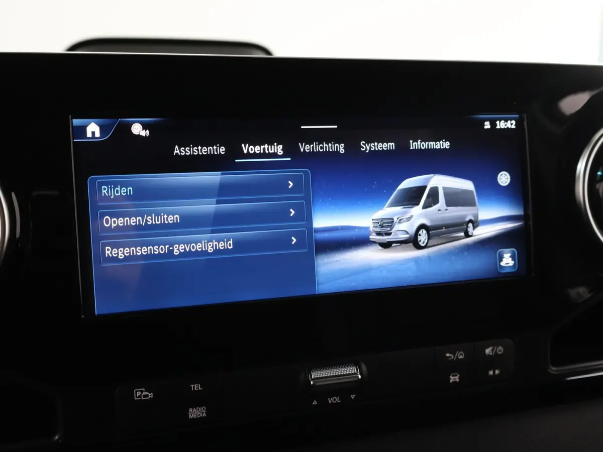 315 CDI | L2 H1 | RWD | PRO | Parkeercamera | Airco | Dodehoekassistent | Zijwindassistent | Cruise Control | Chauffeursstoel |