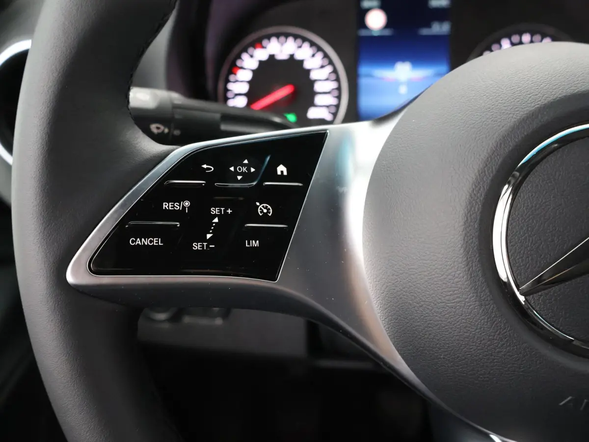 315 CDI | L2 H1 | RWD | PRO | Parkeercamera | Airco | Dodehoekassistent | Zijwindassistent | Cruise Control | Chauffeursstoel |