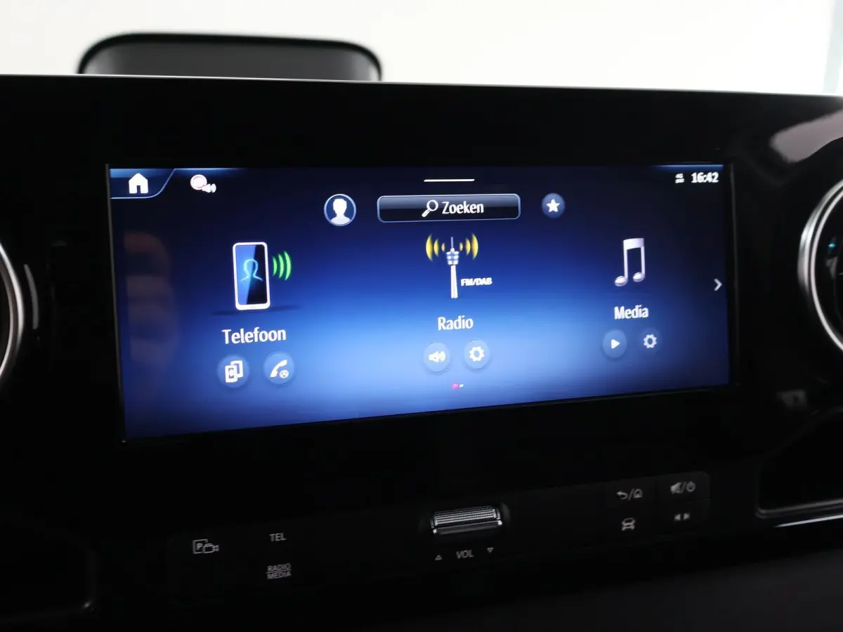 315 CDI | L2 H1 | RWD | PRO | Parkeercamera | Airco | Dodehoekassistent | Zijwindassistent | Cruise Control | Chauffeursstoel |