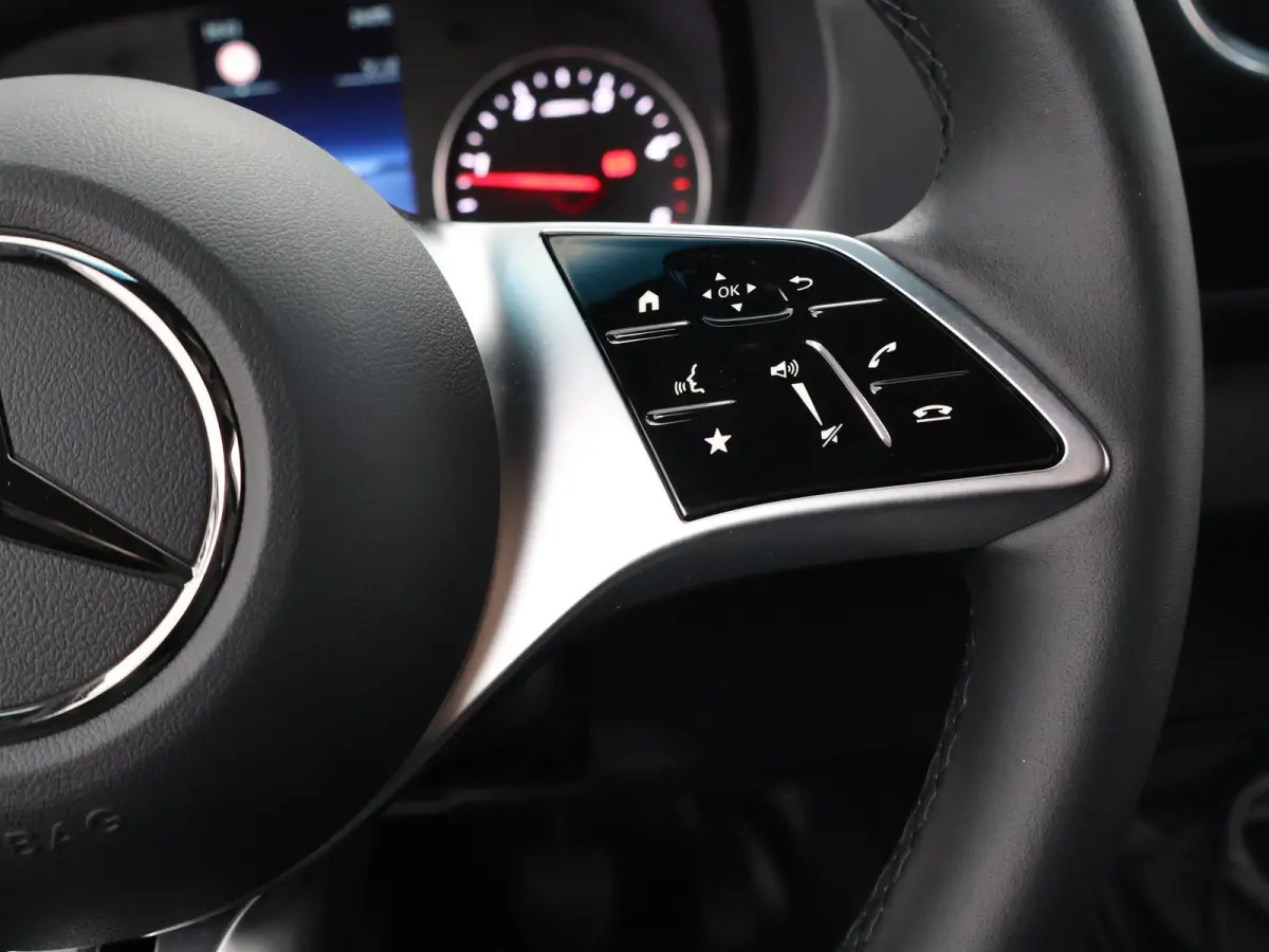 315 CDI | L2 H1 | RWD | PRO | Parkeercamera | Airco | Dodehoekassistent | Zijwindassistent | Cruise Control | Chauffeursstoel |