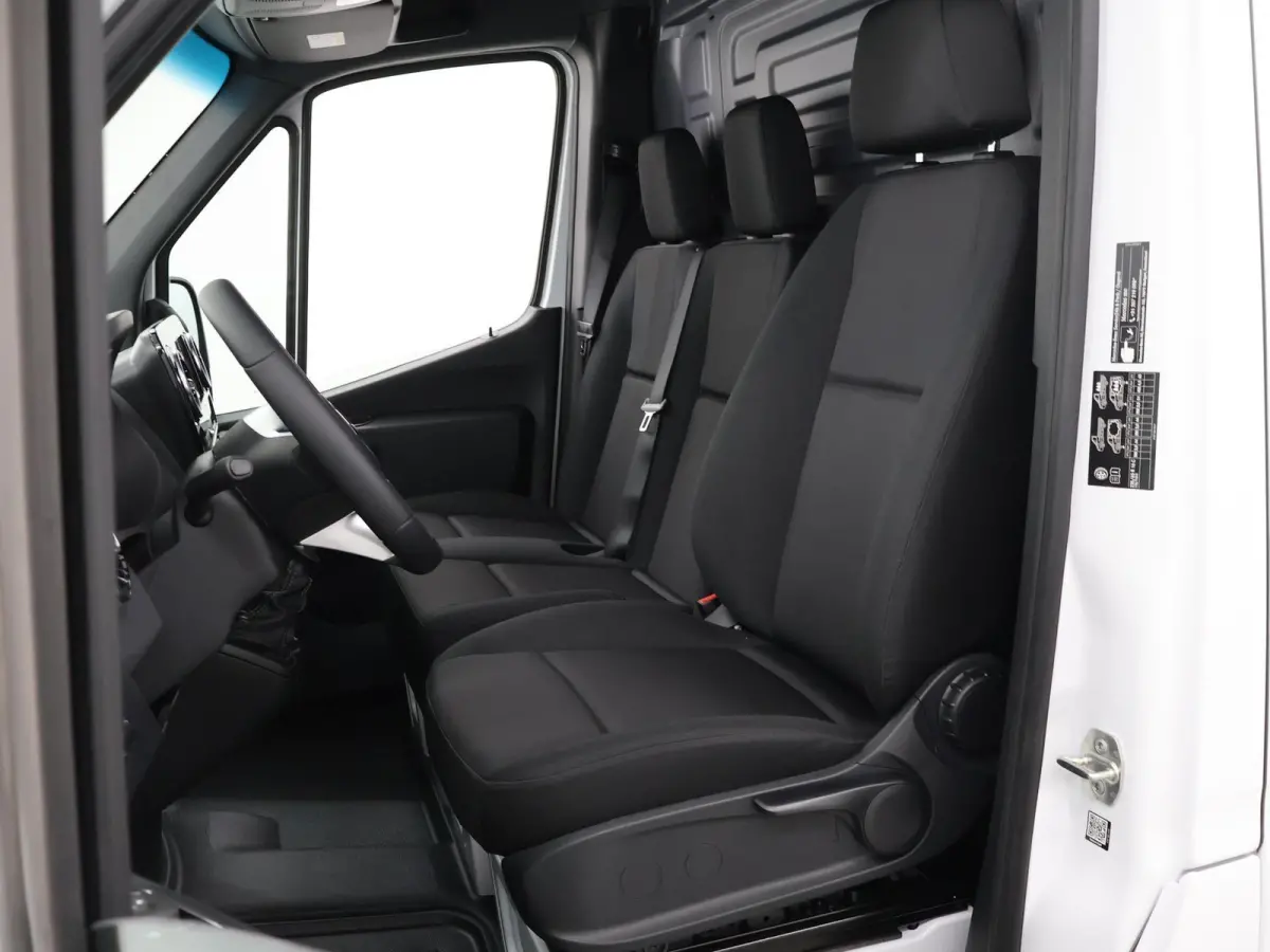 315 CDI | L2 H1 | RWD | PRO | Parkeercamera | Airco | Dodehoekassistent | Zijwindassistent | Cruise Control | Chauffeursstoel |