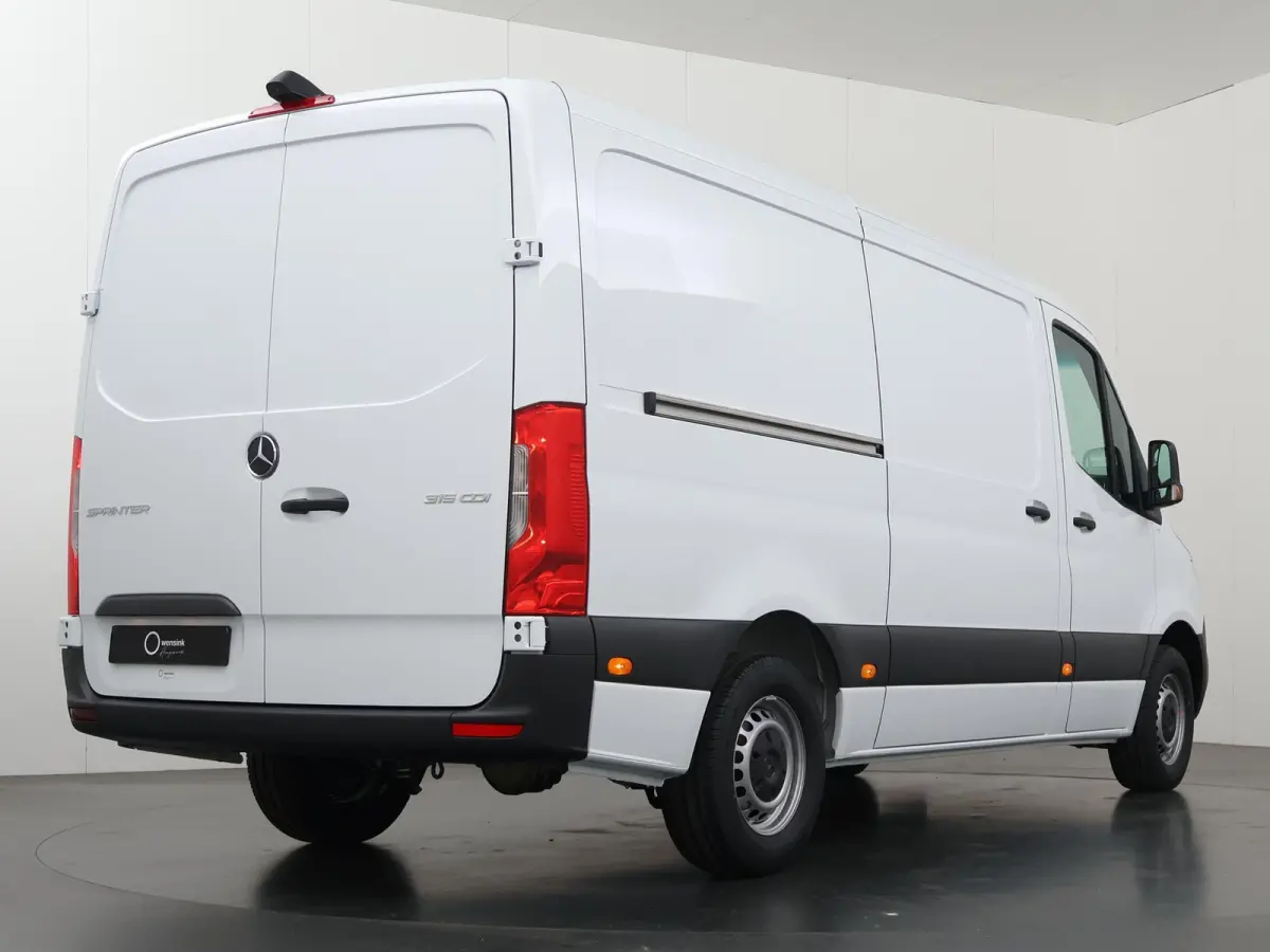 315 CDI | L2 H1 | RWD | PRO | Parkeercamera | Airco | Dodehoekassistent | Zijwindassistent | Cruise Control | Chauffeursstoel |