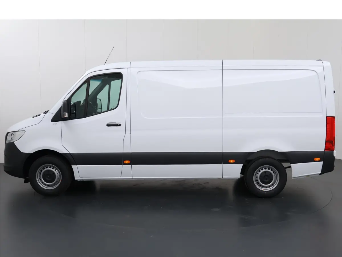 315 CDI | L2 H1 | RWD | PRO | Parkeercamera | Airco | Dodehoekassistent | Zijwindassistent | Cruise Control | Chauffeursstoel |
