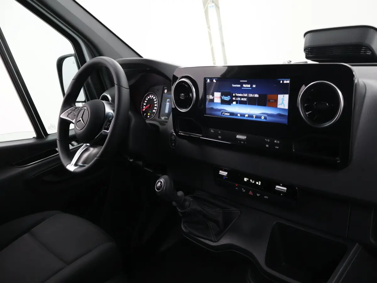 315 CDI | L2 H1 | RWD | PRO | Parkeercamera | Airco | Dodehoekassistent | Zijwindassistent | Cruise Control | Chauffeursstoel |