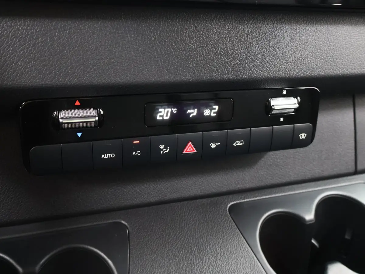 319 CDI L2 H2 RWD Select | Achteruitrijcamera | Airco | Cruise Control | Apple Carplay | LED Koplampen | Distronic Adaptieve Cruise Control | Navigatie