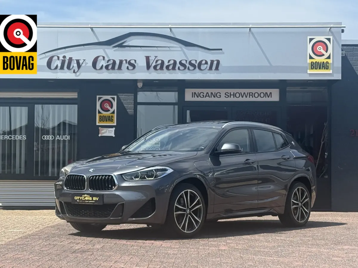 xDrive25e automaat full options M sport pakket panoramadak navi camera climate ctr cruise ctr pdc v/a leder led dealer onderhouden