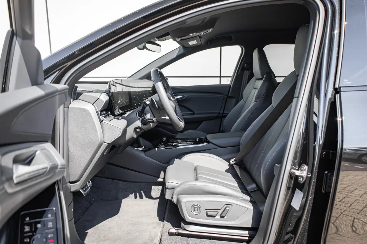252pk S edition 83 kWh | 22" Velgen | Trekhaak | Bijrijdersscherm