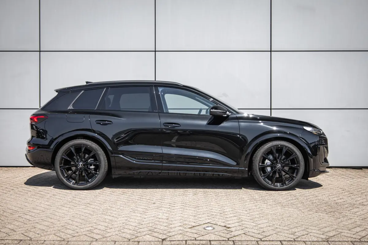 252pk S edition 83 kWh | 22" Velgen | Trekhaak | Bijrijdersscherm
