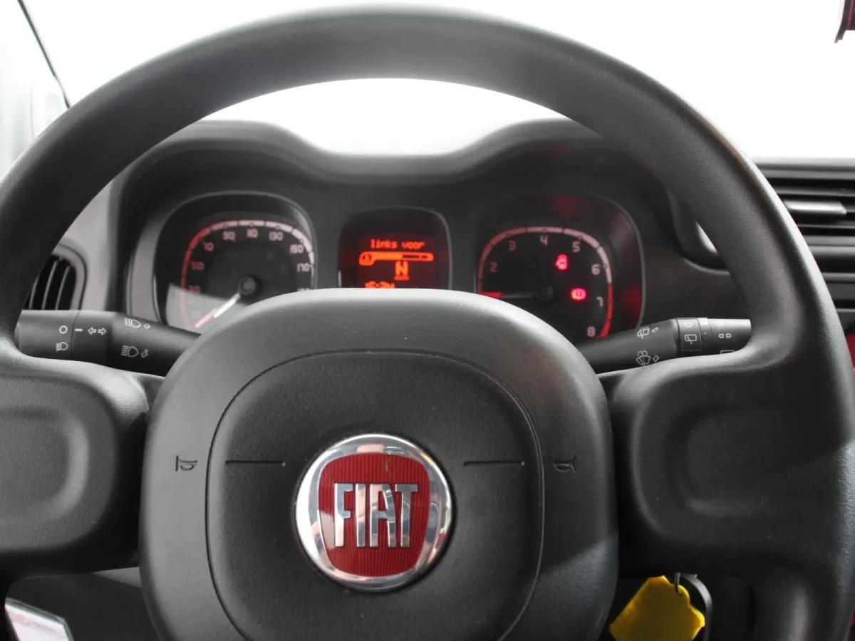 0.9 TwinAir Automaat Edizione Cool Airco Cruise control Radio /cd Cv met afstand bediening Electrische ramen