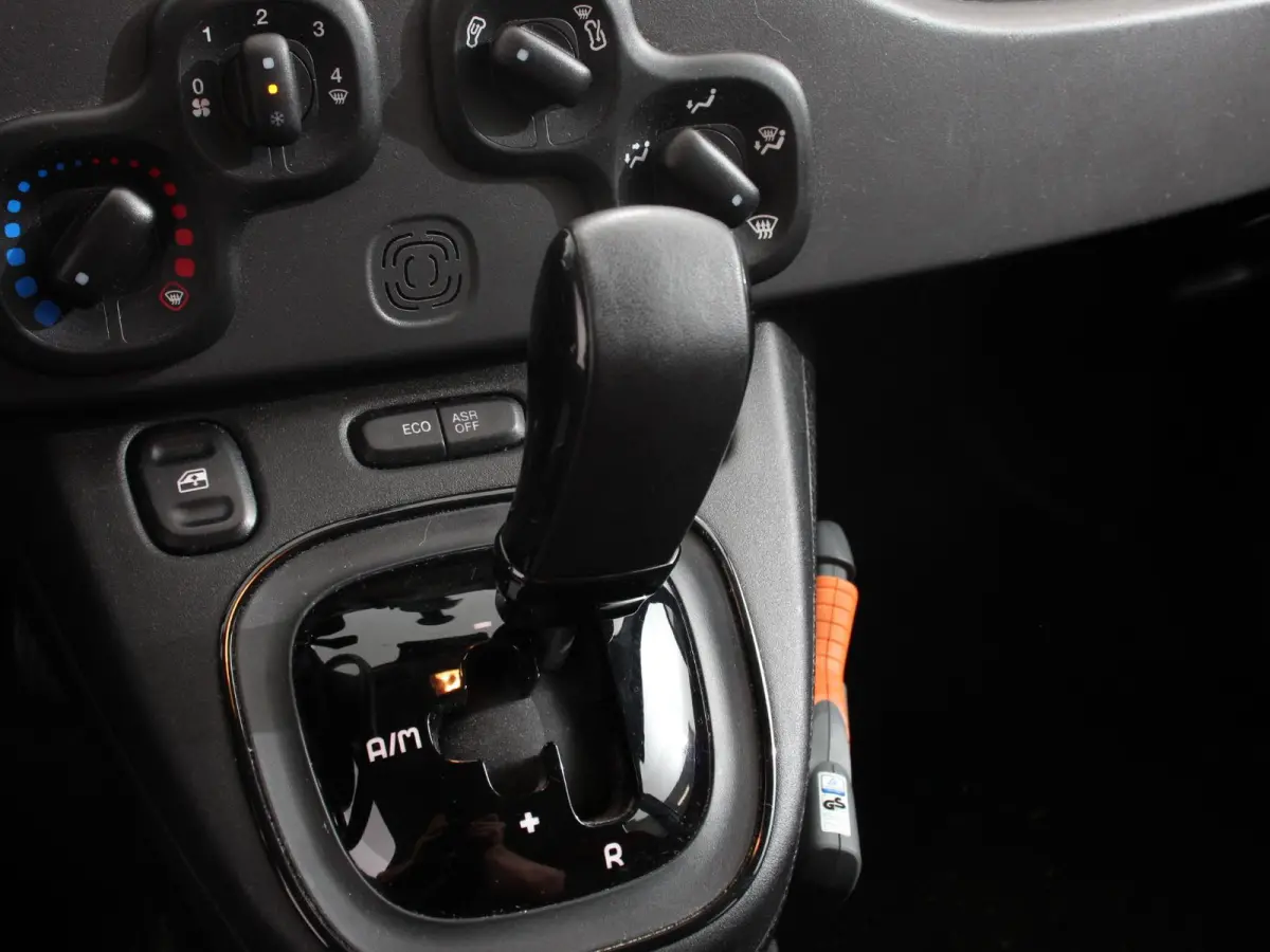 0.9 TwinAir Automaat Edizione Cool Airco Cruise control Radio /cd Cv met afstand bediening Electrische ramen