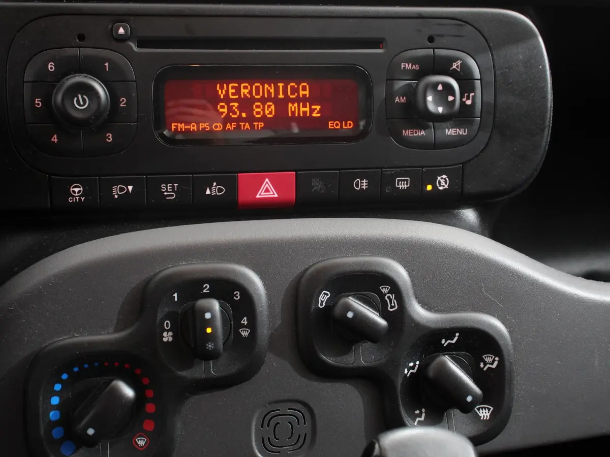 0.9 TwinAir Automaat Edizione Cool Airco Cruise control Radio /cd Cv met afstand bediening Electrische ramen