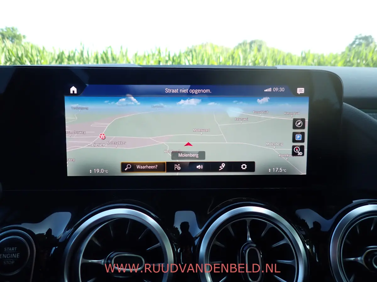 200 SPORTLEER / SFEERVERLICHTING / NAVI / STOELVERWARMING