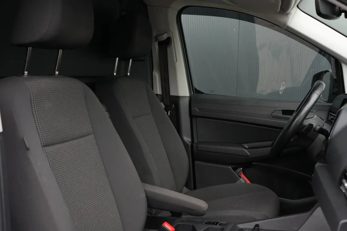 Maxi 2.0 TDI 1st | DSG 122 pk | Led | Digitaal Display | Trekhaak | Camera | Side Bars