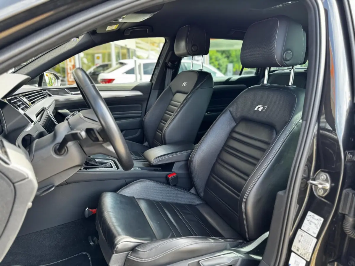 2.0TSI R-Line Business +|IQ|Trekha