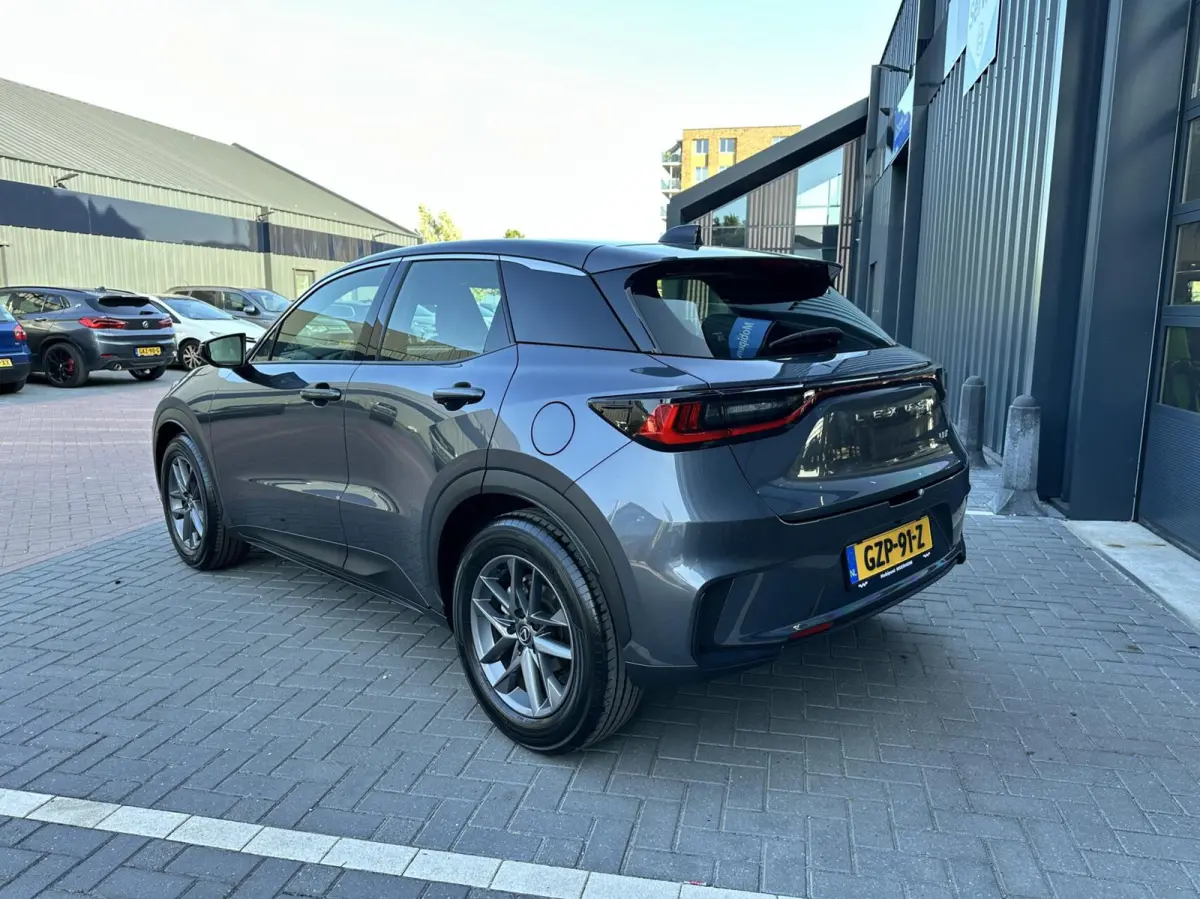 Business Line 2WD