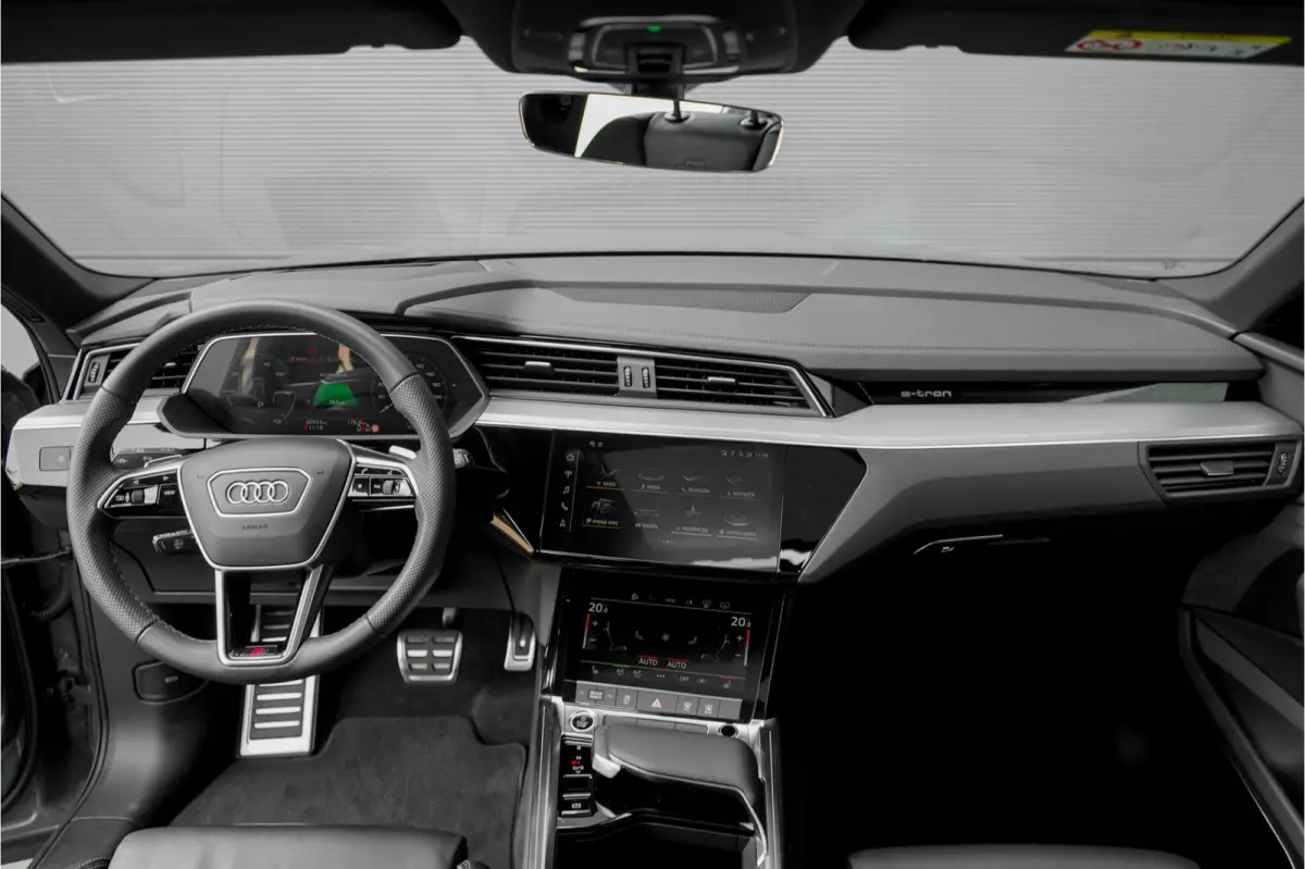 55 Quattro Advanced 115 kWh Pano ACC B&O 21"