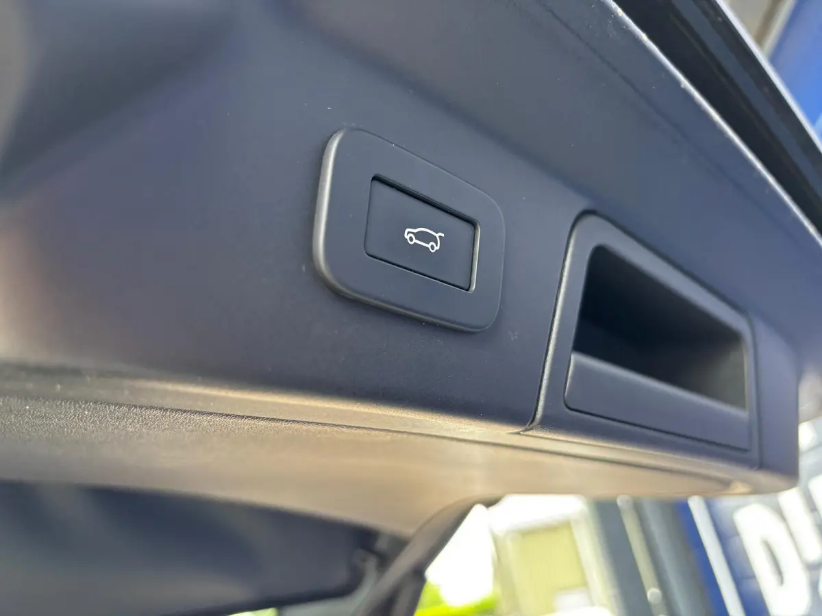 2.0 P400e R-Dynamic Panoramadak Camera Navigatie 21 incl LMV LED koplampen MERIDIAN AUDIO MEMORY ADAPTIVE CRUISE CONTROL