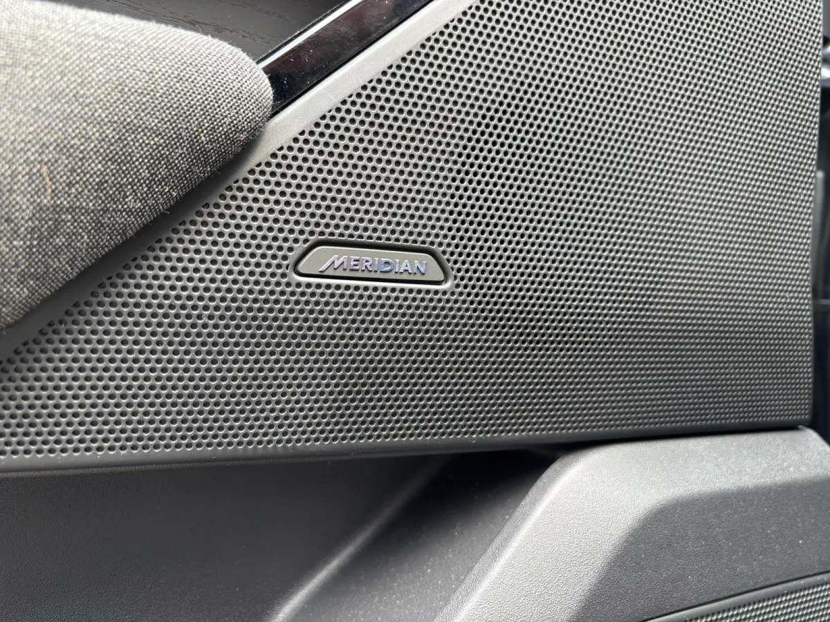 2.0 P400e R-Dynamic Panoramadak Camera Navigatie 21 incl LMV LED koplampen MERIDIAN AUDIO MEMORY ADAPTIVE CRUISE CONTROL