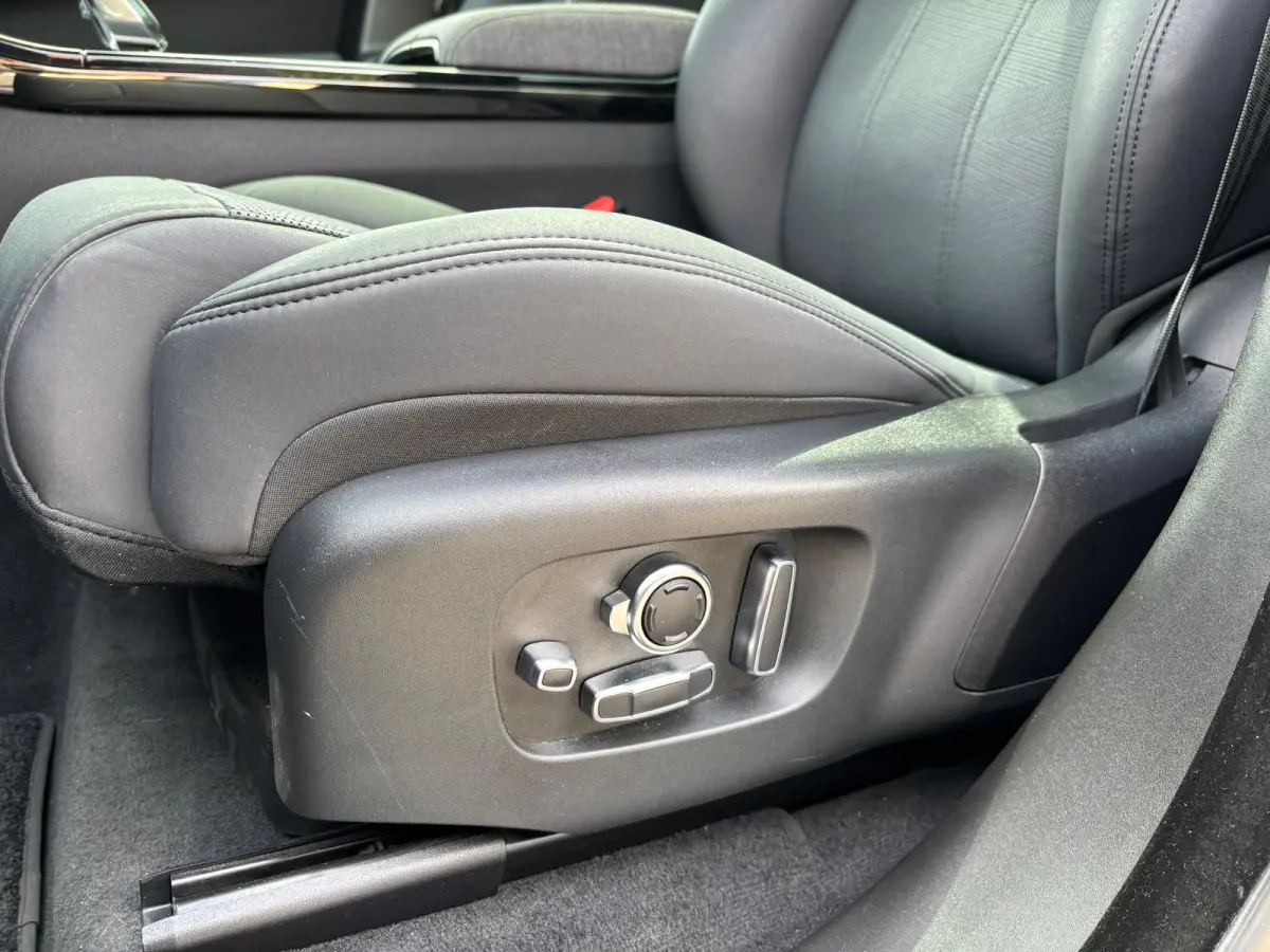 2.0 P400e R-Dynamic Panoramadak Camera Navigatie 21 incl LMV LED koplampen MERIDIAN AUDIO MEMORY ADAPTIVE CRUISE CONTROL