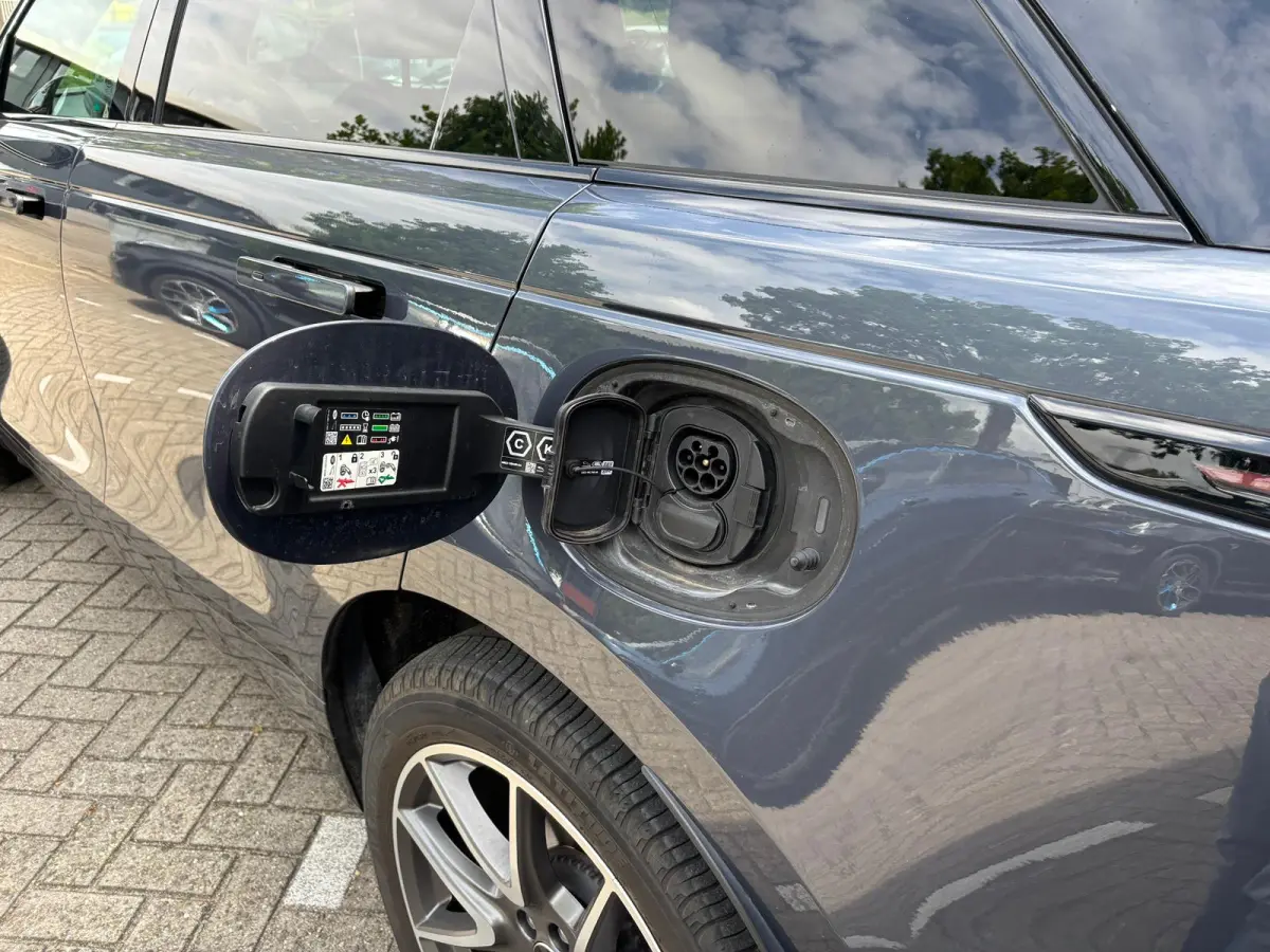 2.0 P400e R-Dynamic Panoramadak Camera Navigatie 21 incl LMV LED koplampen MERIDIAN AUDIO MEMORY ADAPTIVE CRUISE CONTROL