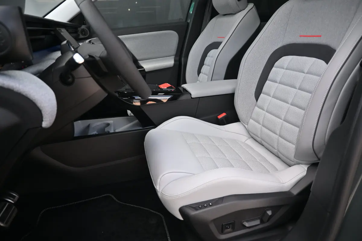 1.2 Hybrid 145 Max Tot 8 Jaar Garantie! | Afn. Trekhaak | Schuif-/Kanteldak | Vol-Leder | Massage | Stoelkoeling/verwarming | Elektr. Achterklep | !!