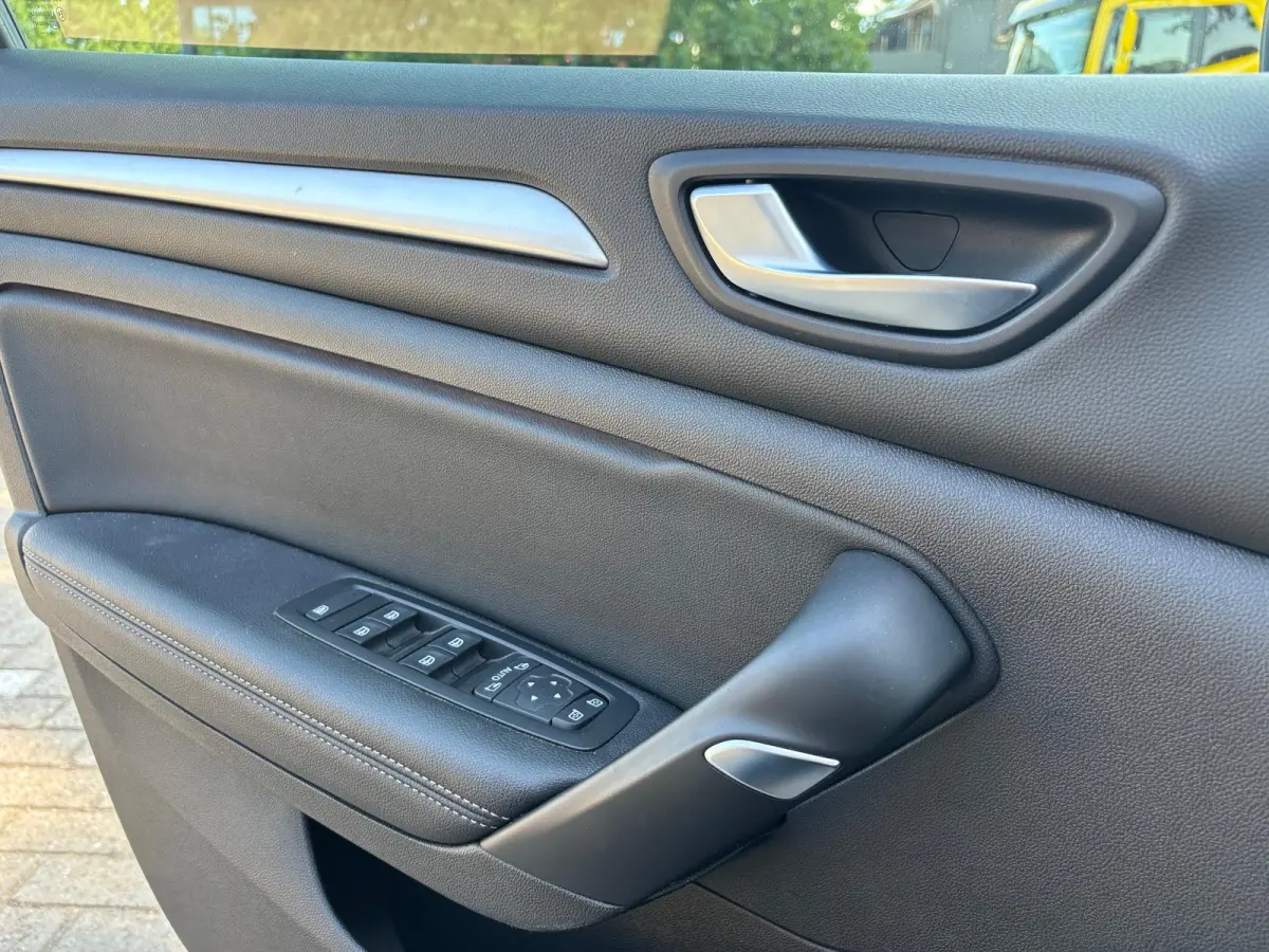 1.3 TCe Intens AUTOMAAT HEAD-UP DISPLAY TREKHAAK LMV CRUISE CONTROL CAMERA
