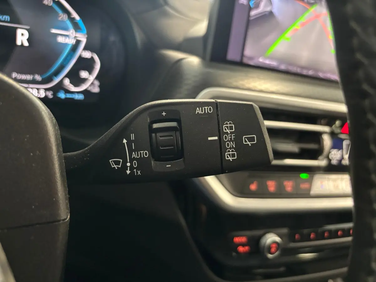 xDrive30e High Executive M-Sport Panoramadak Harman Kardon 20 inch LMV Head-up display