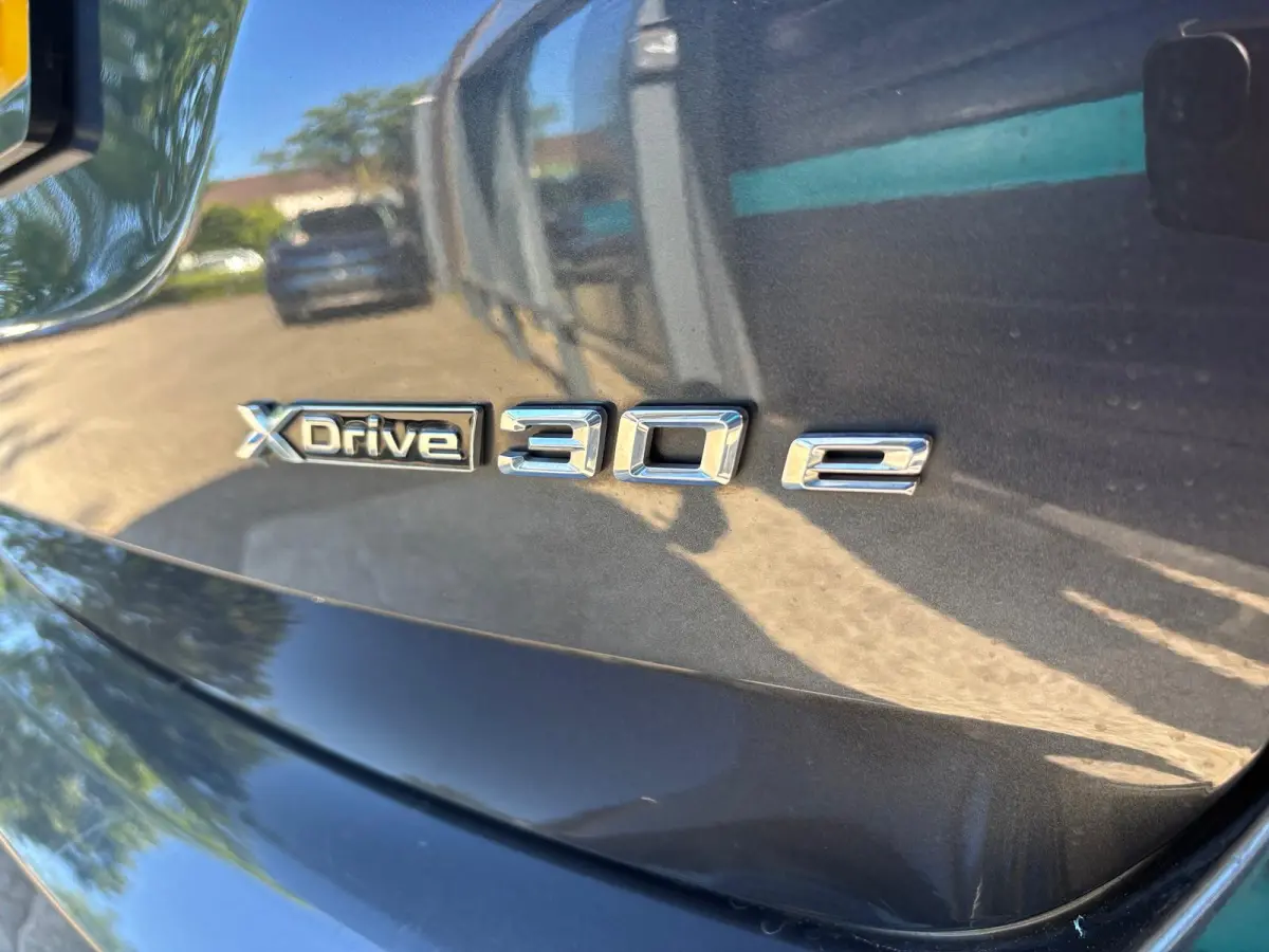 xDrive30e High Executive M-Sport Panoramadak Harman Kardon 20 inch LMV Head-up display