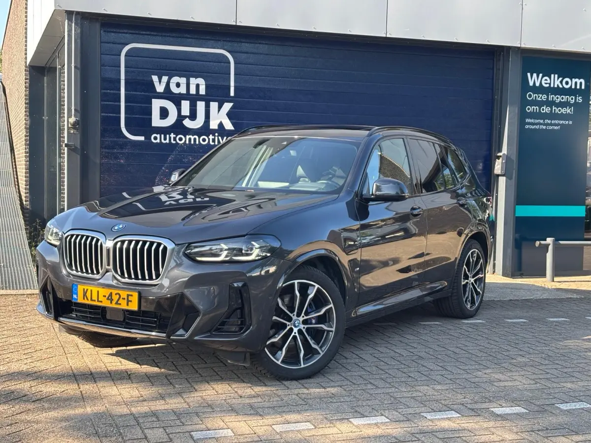 xDrive30e High Executive M-Sport Panoramadak Harman Kardon 20 inch LMV Head-up display