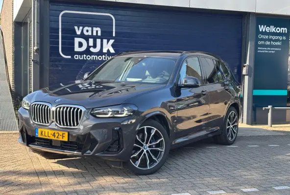 xDrive30e High Executive M-Sport Panoramadak Harman Kardon 20 inch LMV Head-up display