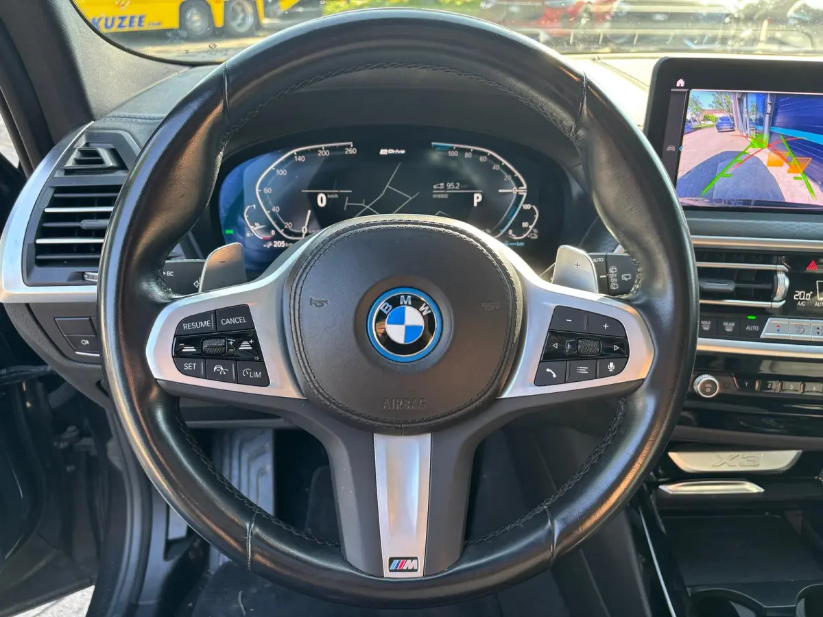 xDrive30e High Executive M-Sport Panoramadak Harman Kardon 20 inch LMV Head-up display