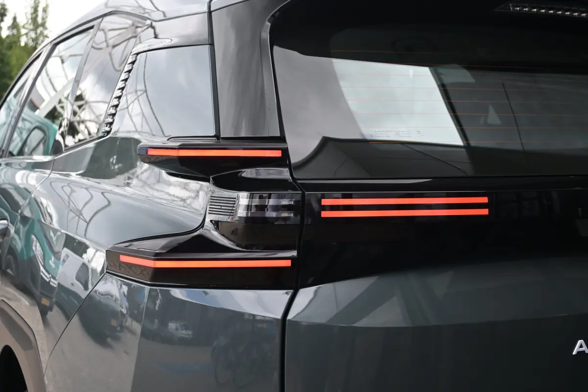 1.2 Hybrid 145 You Tot 8 Jaar Garantie! | Navigatie | Adaptive Cruise | DAB+ | Climate Control | Lane-Assist | !!