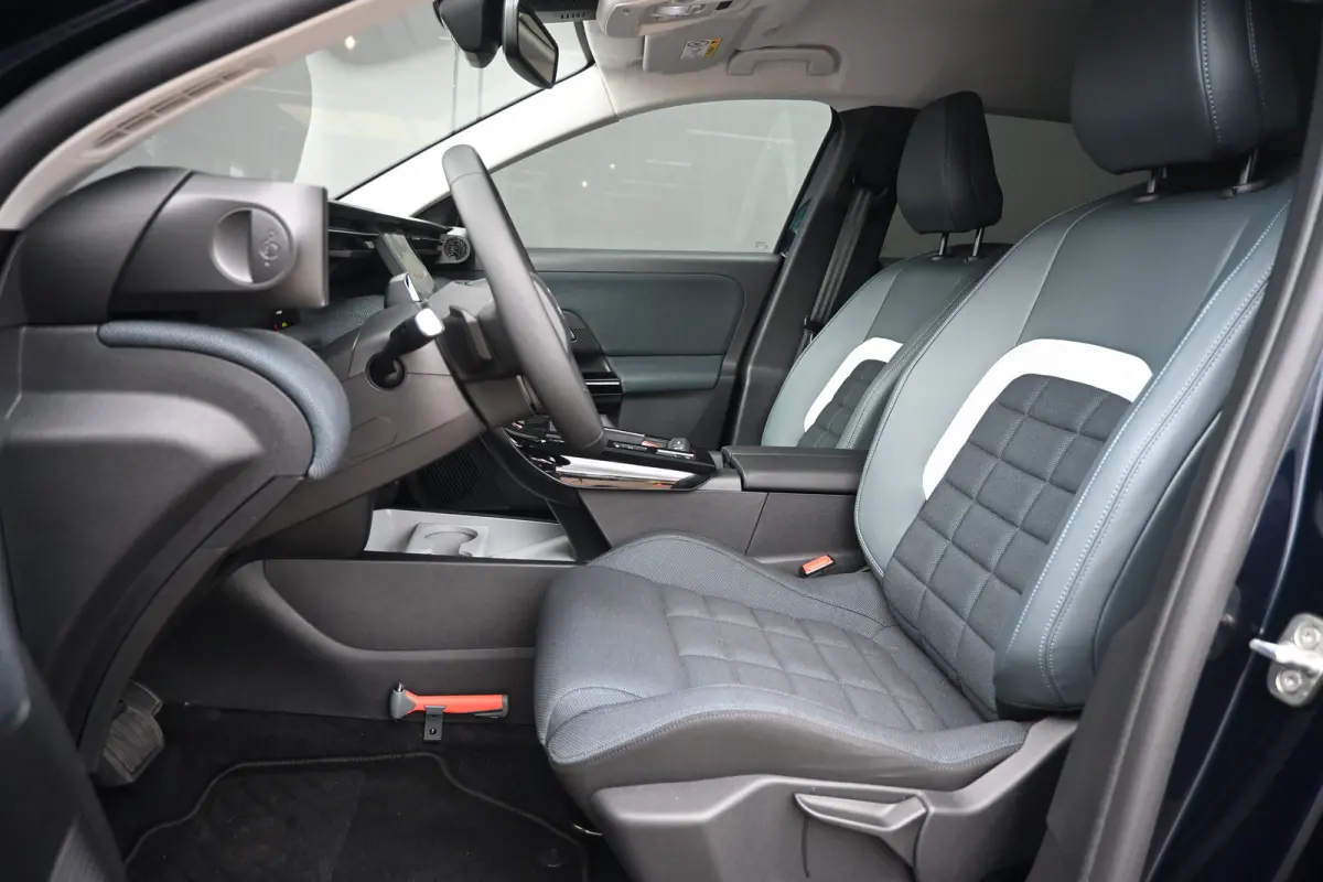 1.6 Plug-In Hybrid 195 Business Tot 8 Jaar Garantie! | 7,4kW Lader | Adaptive Cruise | Comfortstoelen | Keyless-Entry | Navigatie | 360 Camera | !!